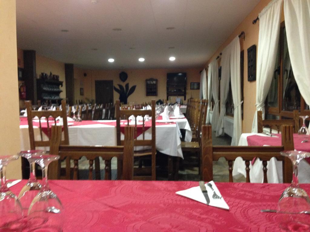 Hostal El Hayedo Cantalojas Exterior foto