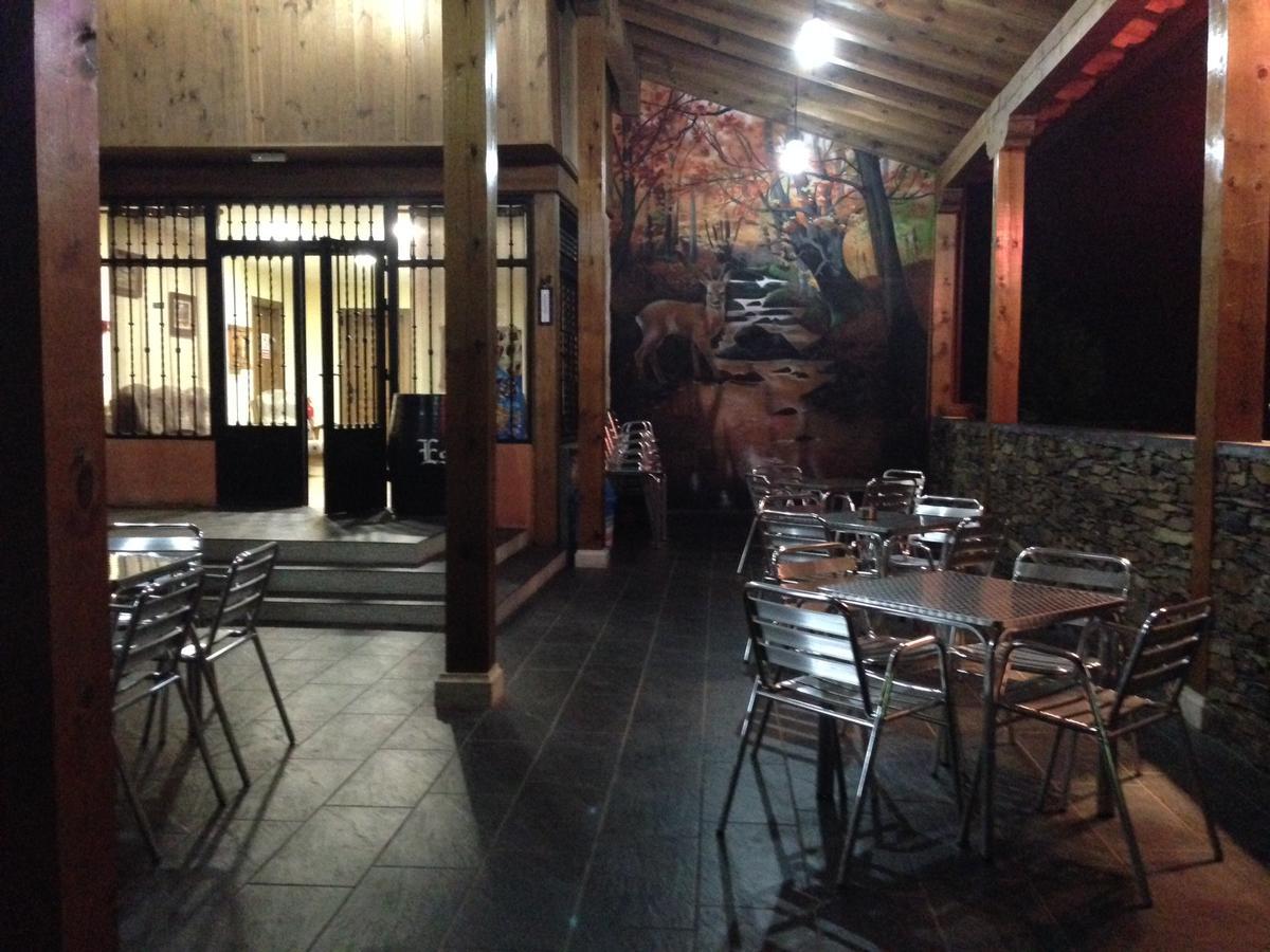 Hostal El Hayedo Cantalojas Exterior foto